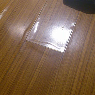 How to deal with the bulging and scratches on the PVC floor?cid=3