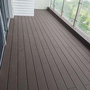The advantage of wood-plastic material in design and decoration of balcony